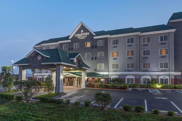 Country Inn & Suites by Radisson St. Petersburg - Clearwater, FL