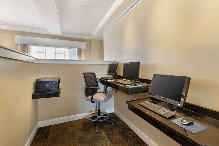Business Center 66 of 67