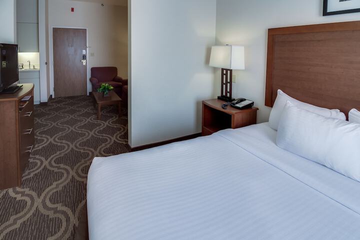 Room 14 of 37
