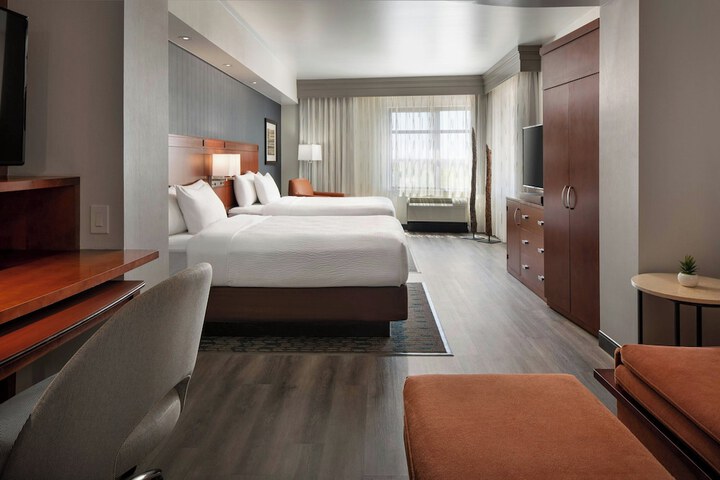 Room 18 of 65