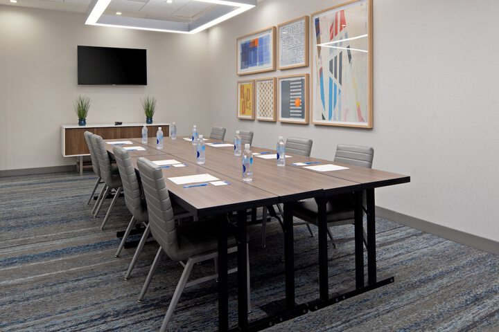 Holiday Inn Express & Suites Valencia - Santa Clarita by IHG