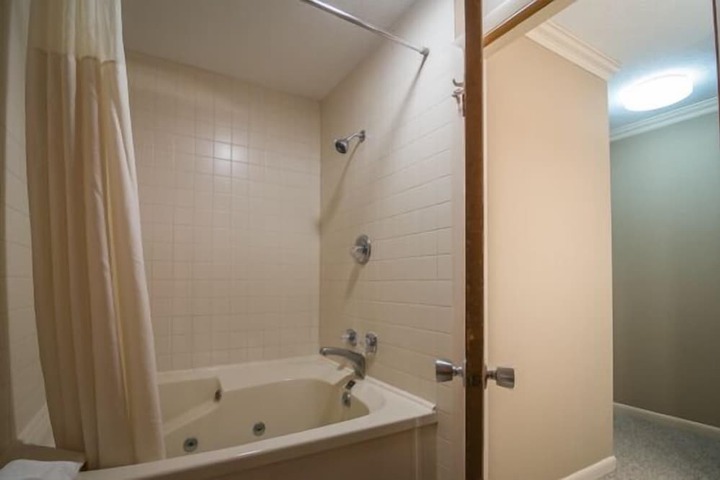 Room 20 of 43