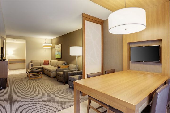 Room 27 of 46