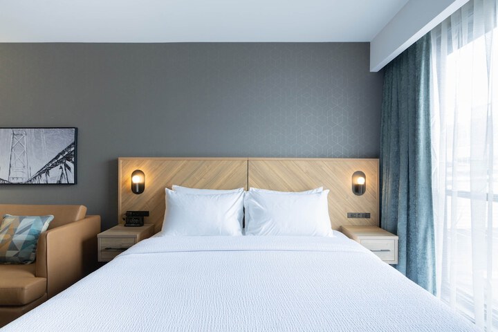 Sandman Signature Dartmouth Hotel & Suites