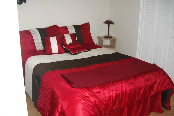 Room 13 of 32