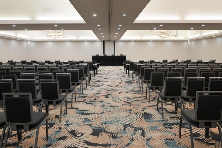 DoubleTree by Hilton Virginia Beach