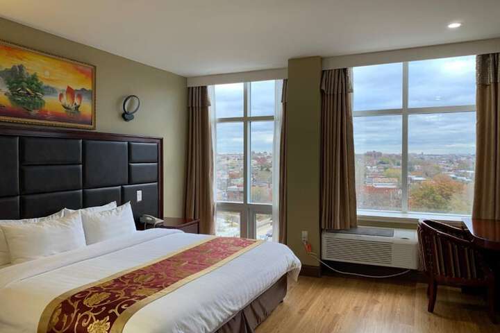 Room 20 of 34