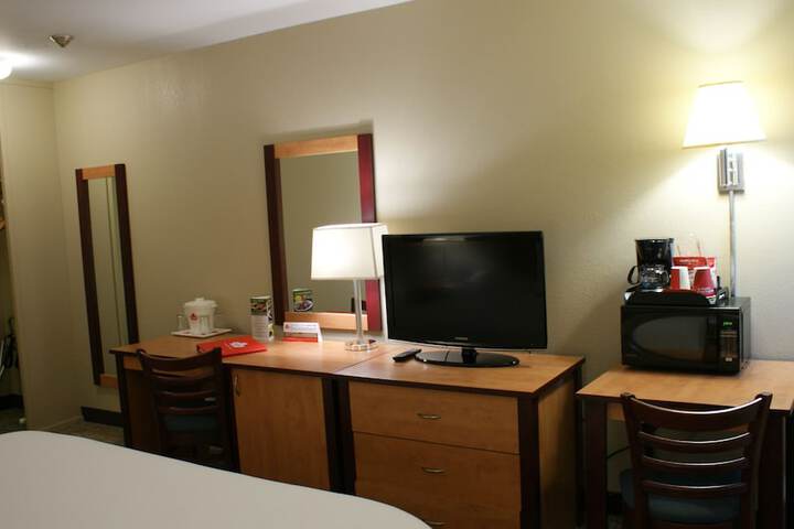 Room 32 of 71