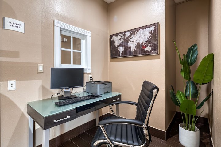 Business Center 68 of 69
