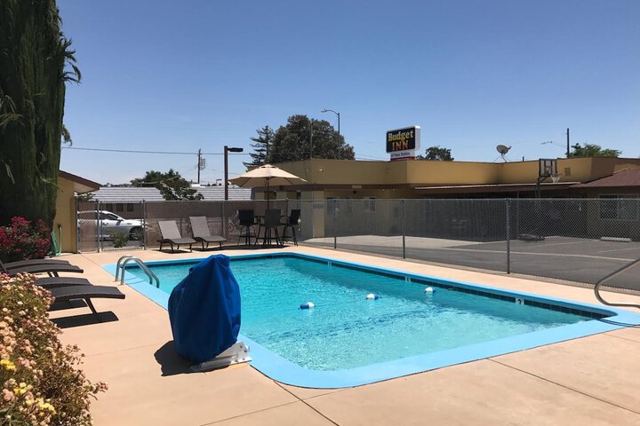 Pool 12 of 36