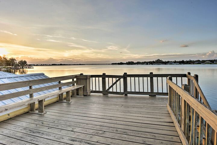 Lakefront Florida Retreat - Pool Table & Boat Dock