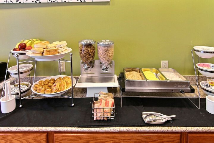 Breakfast/Coffee Service 33 of 38