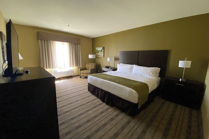 Room 11 of 38