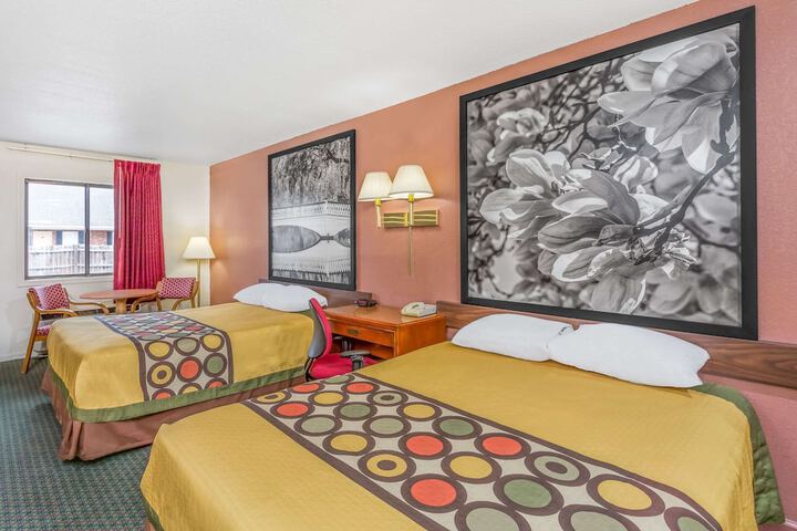 Room 9 of 14