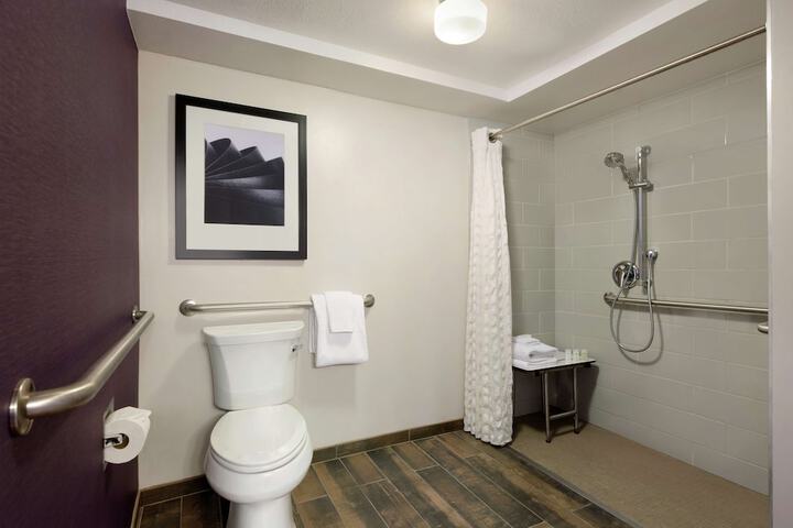 Embassy Suites by Hilton Santa Ana Orange County Airport