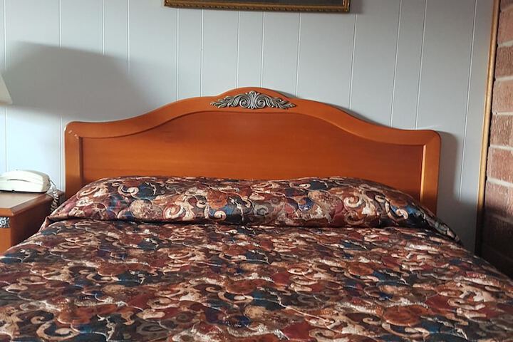 Room 13 of 27