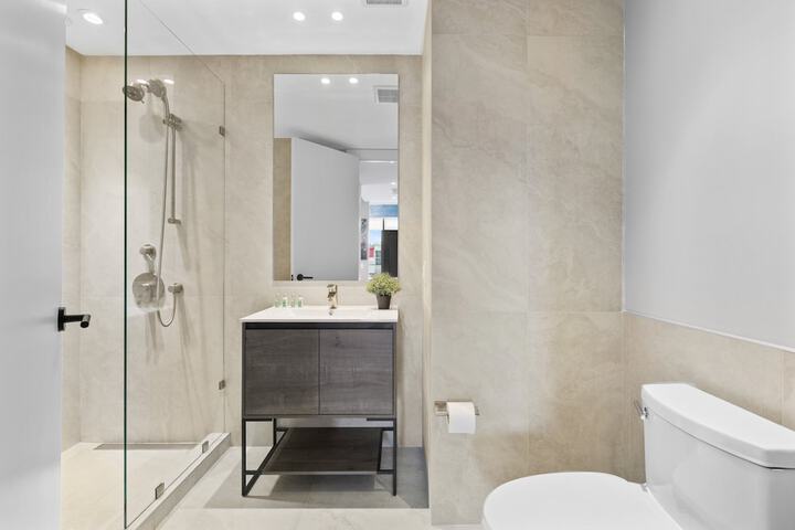 Global Luxury Suites at the Arches