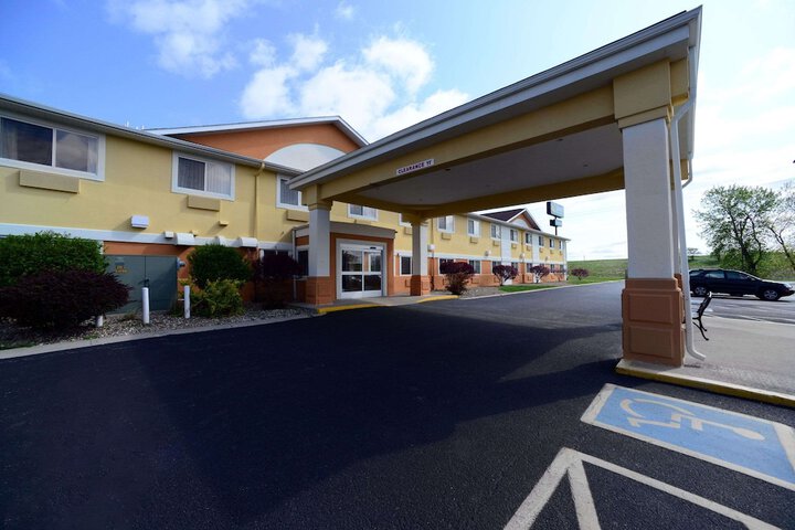 Hotel 5 of 69