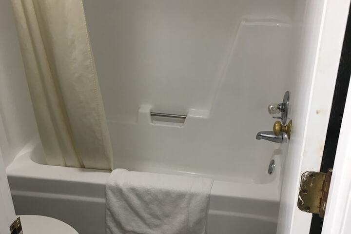 Room 17 of 42