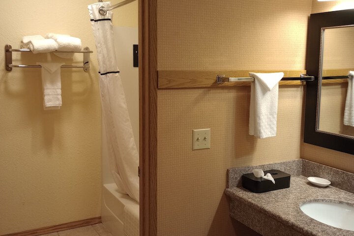 Room 6 of 35