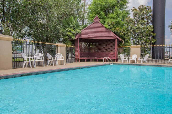 Days Inn by Wyndham Denham Springs-Baton Rouge East