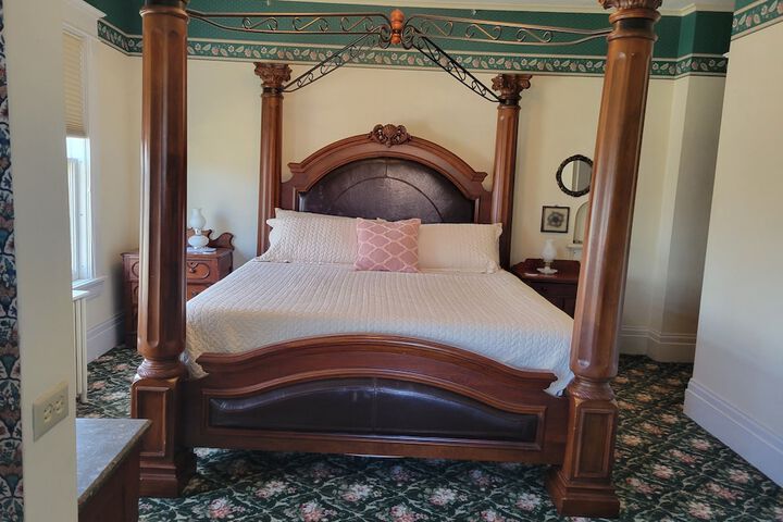 Room 18 of 47