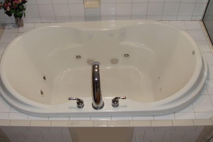 Hot Tub 36 of 38
