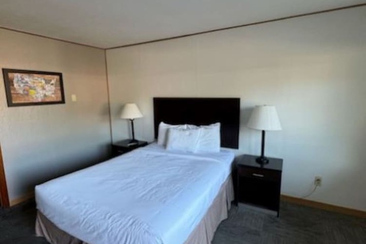 Room 5 of 13