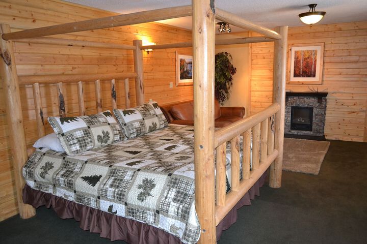 Room 9 of 23