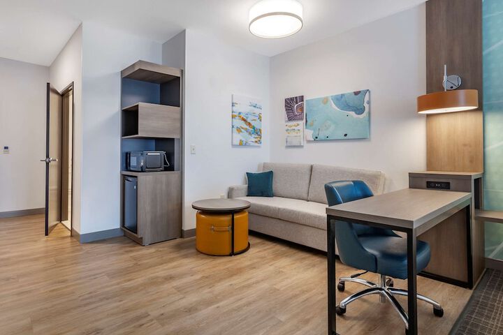 Room 9 of 29
