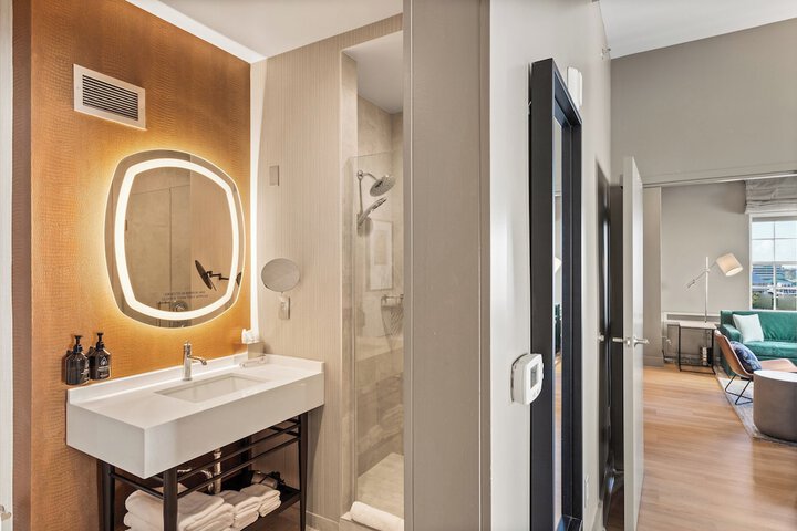 Hotel Indigo Baton Rouge Downtown by IHG