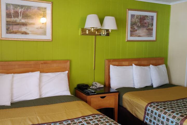 Pinebrook Motel