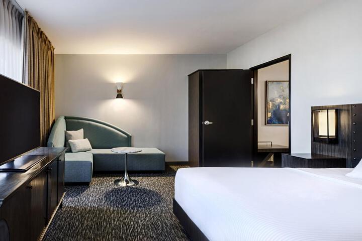 The Southlake Hotel