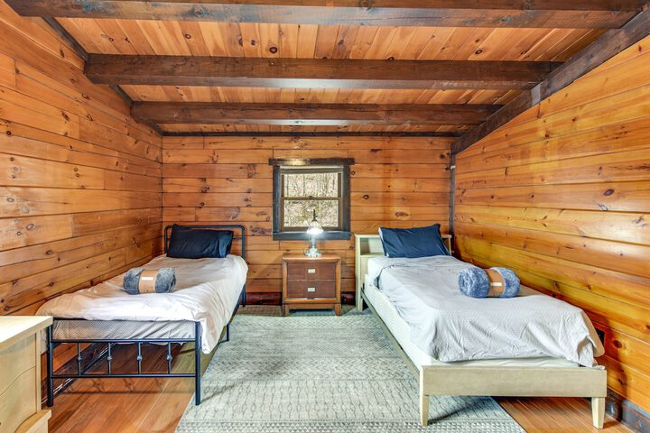 Lock Haven Cabin w / Wood Stove & Mountain View!