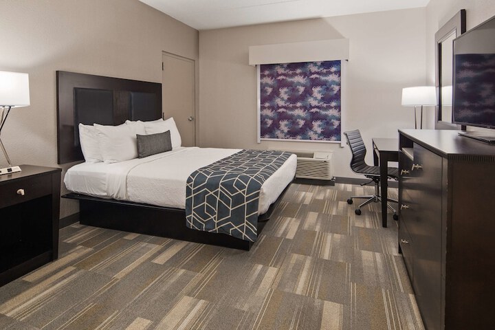 Room 21 of 32