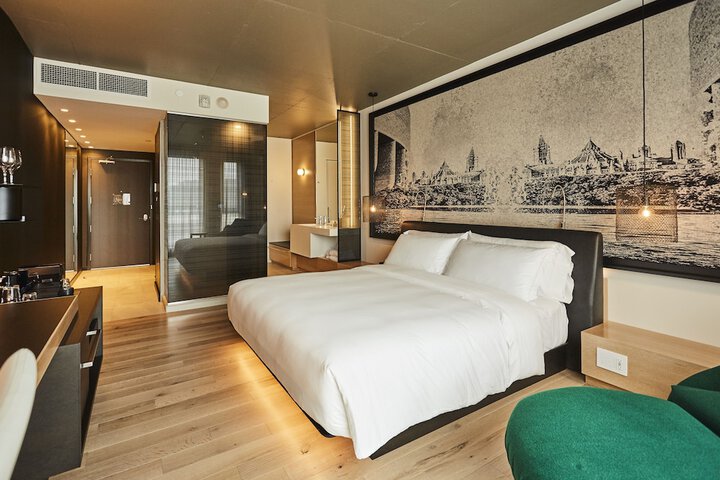 Room 21 of 44