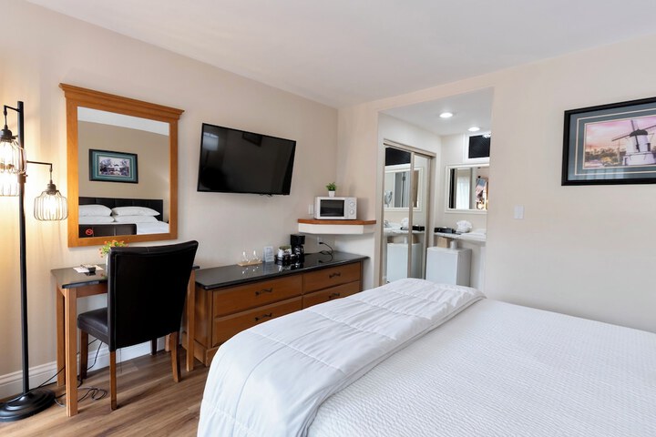 Room 33 of 111
