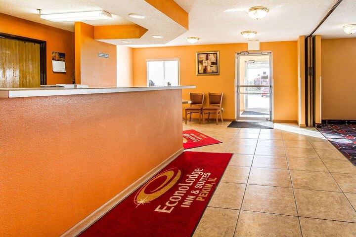 Econo Lodge Inn & Suites Pekin - Peoria Area