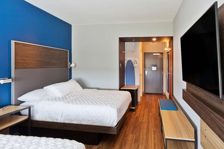 Room 28 of 45