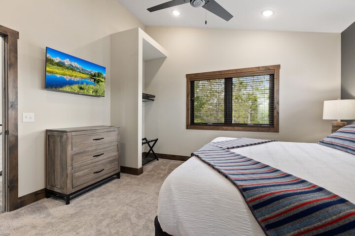 Room 90 of 230