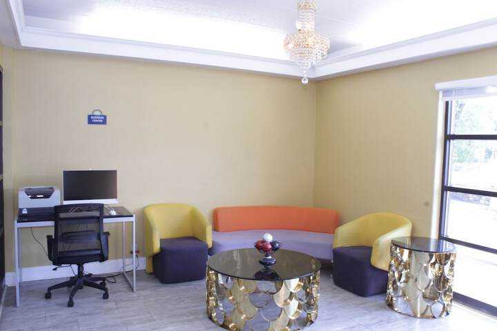 Business Center 21 of 21