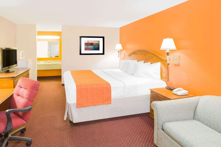 Room 17 of 23