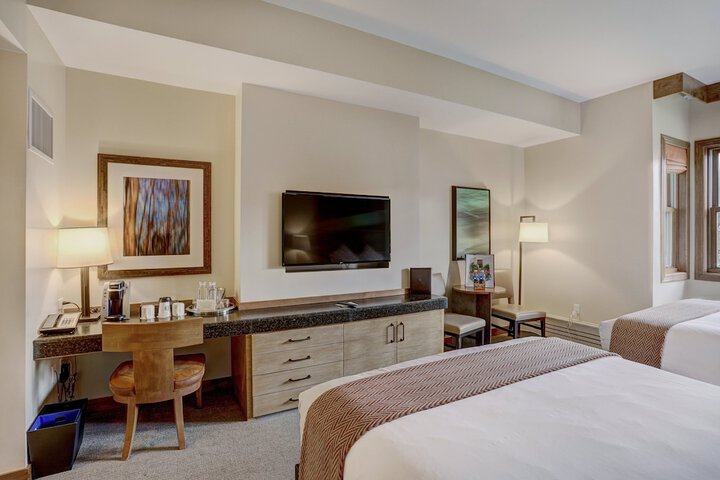Room 25 of 95