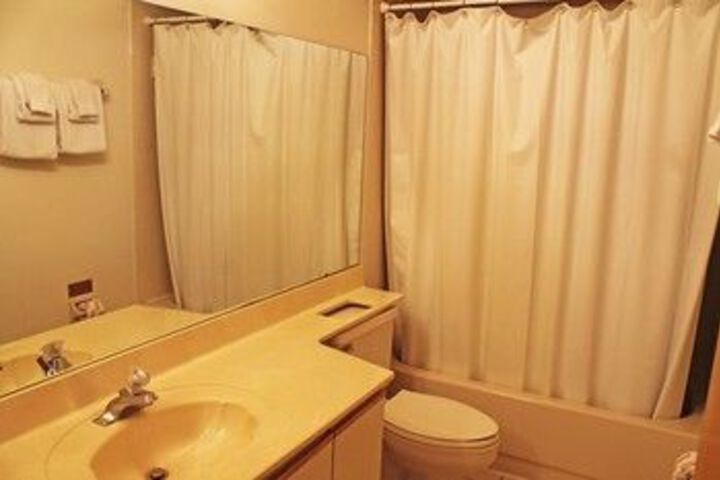 Cottage Grove Holiday Home