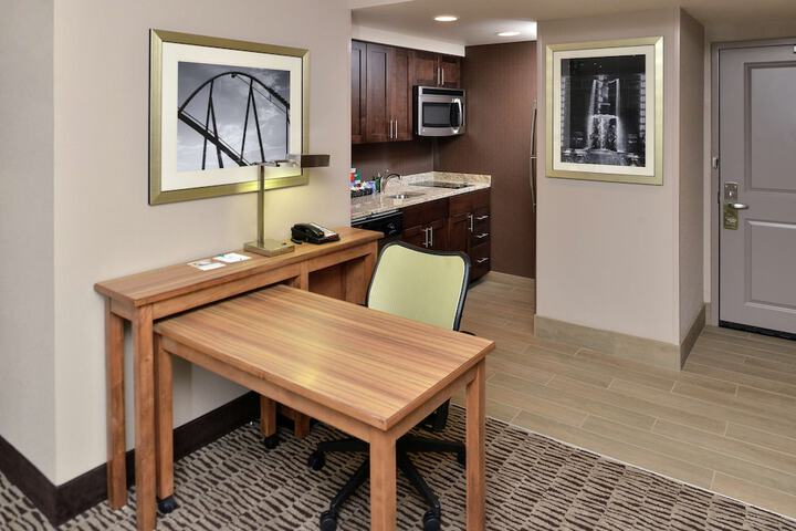 Room 27 of 61