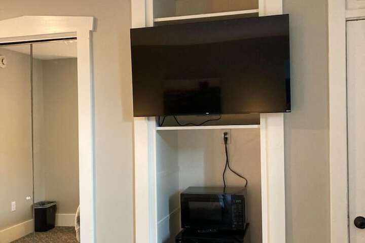 Room 25 of 47