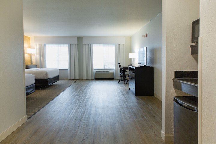 Holiday Inn Bloomington-Airport by IHG