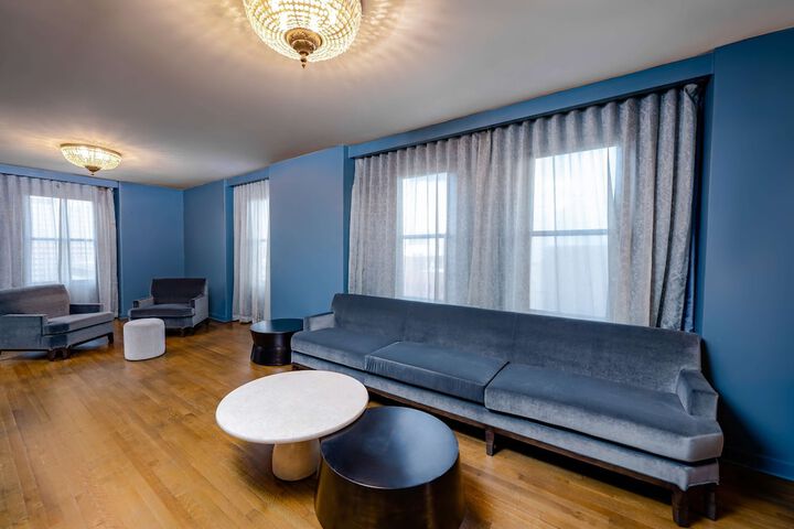 Hotel Fort Des Moines Curio Collection by Hilton
