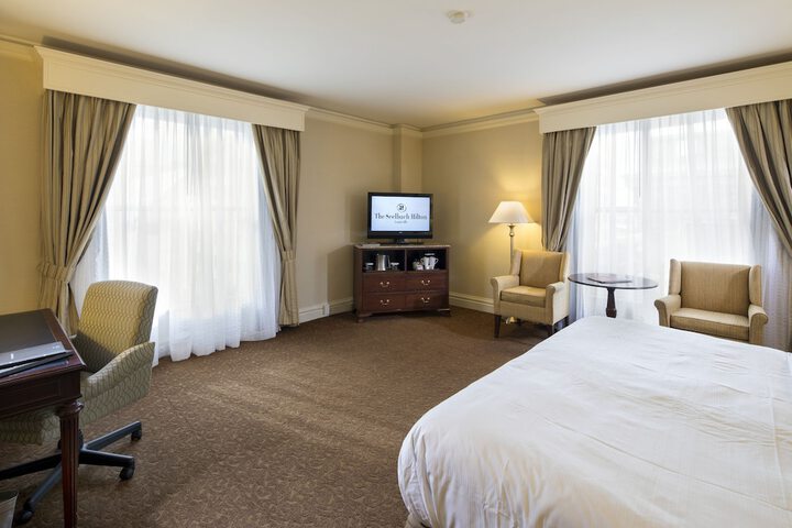 Room 27 of 64