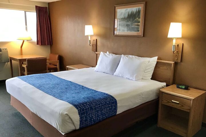 Room 11 of 15